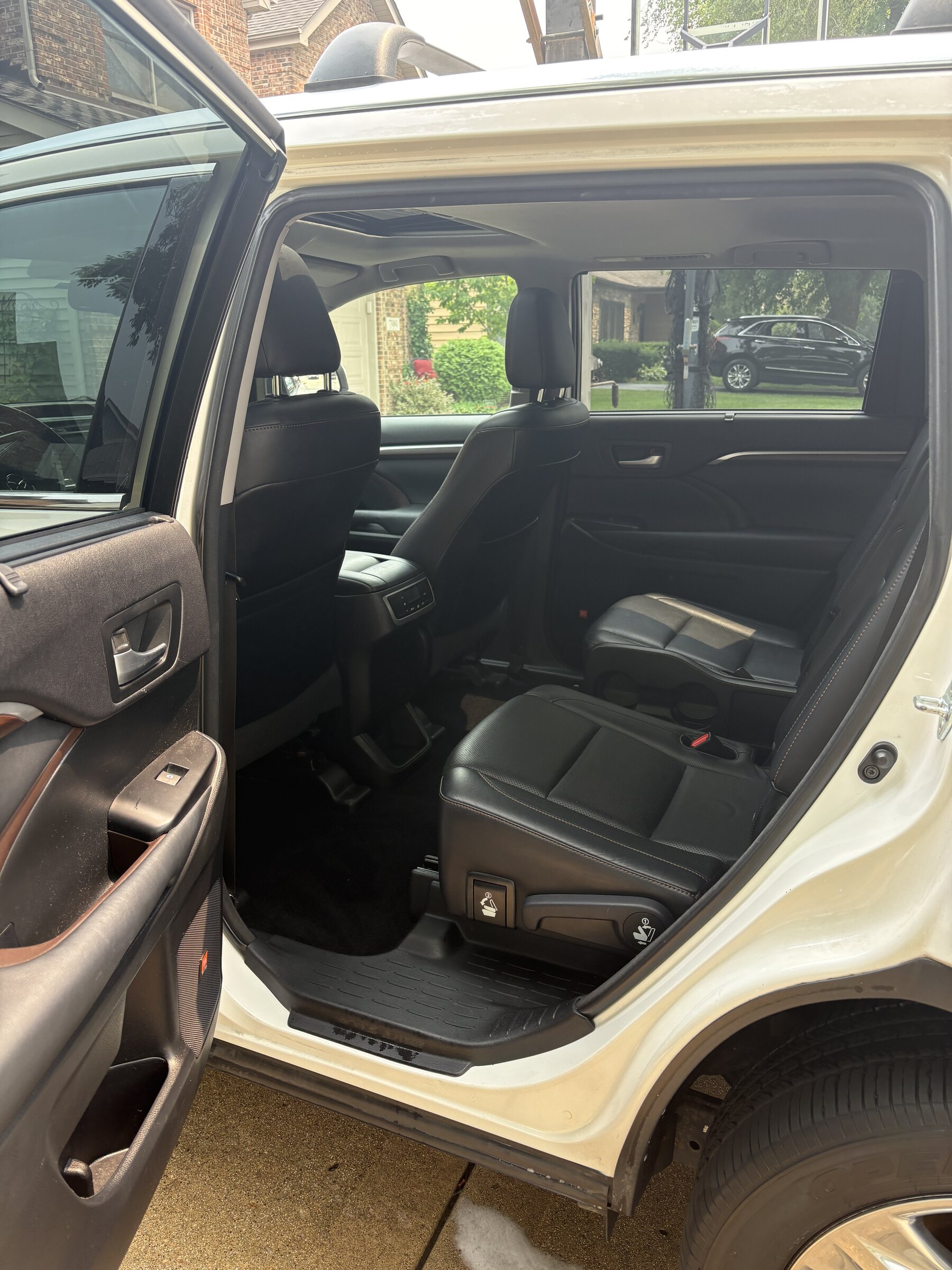 Clean Toyota Highlander second-row seating